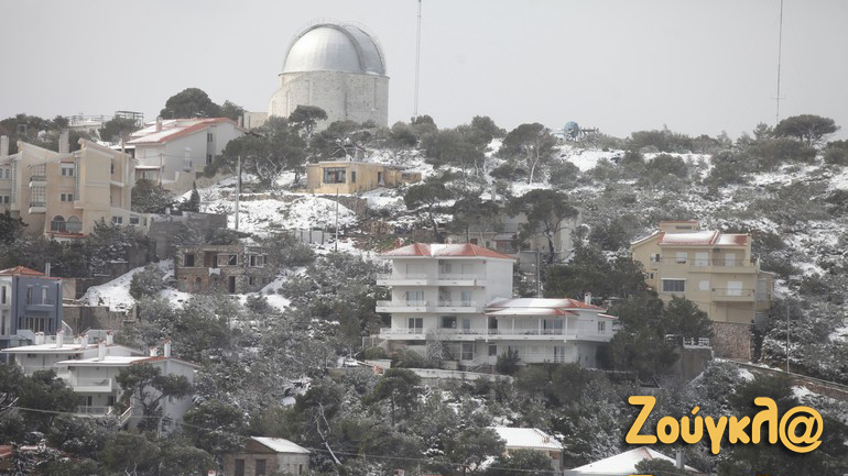 Χιόνια και τσουχτερό κρύο – Εικόνες από την Πεντέλη