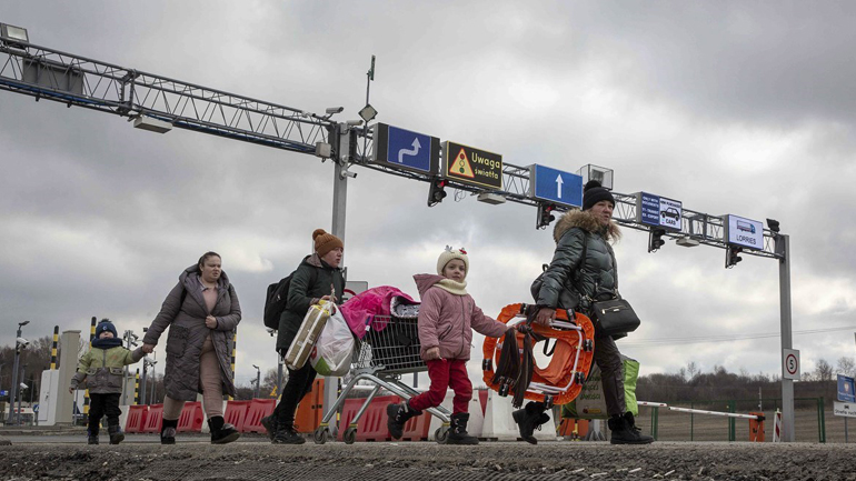 Βρετανία: Η κυβέρνηση απλοποιεί τη διαδικασία για την είσοδο Ουκρανών προσφύγων