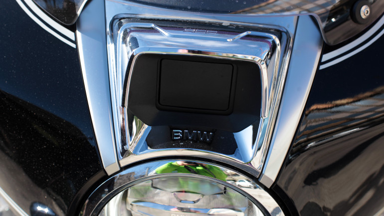 Προηγμένο σύστημα Adaptive Cruise Control με αισθητήρες και ραντάρ.