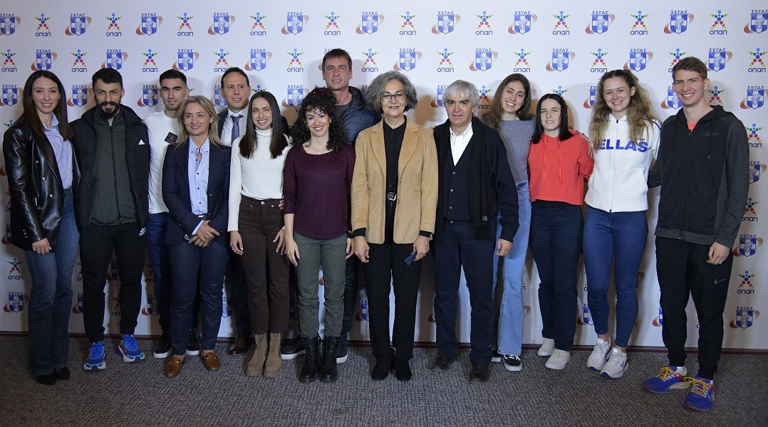 Μαρία Μπελιμπασάκη, Κώστας Γκελαούζος, Χρήστος Παπούλιας, Μαρία Πολύζου, Κώστας Κεντέρης, Αναστασία Μαρινάκου, Γκλόρια Πριβιλέτζιο, Λάμπρος Παπακώστας, Σοφία Σακοράφα, Γιώργος Γιατρουδάκης, Παναγιώτα Δόση, Σπυριδούλα Καρύδη, Κορίνα Πολίτη, Γιώργος Τάσσης   