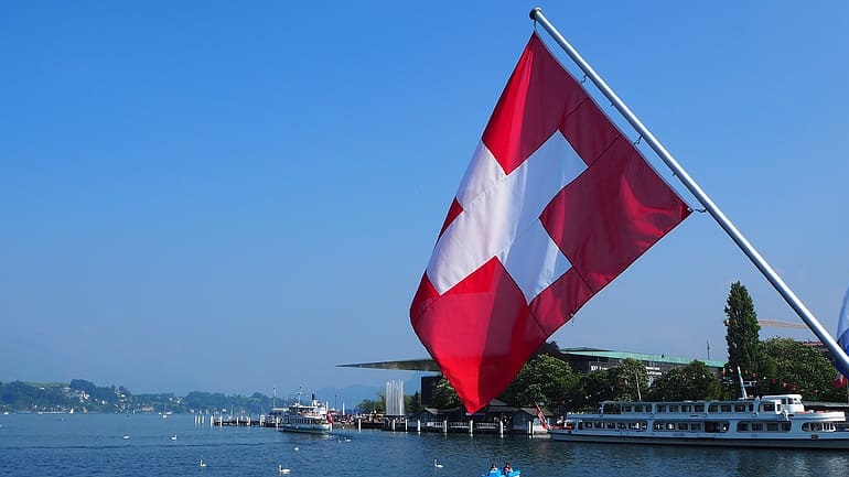 Η ελβετική κυβέρνηση καλεί τους πολίτες της να εγκαταλείψουν προσωρινά τη Ρωσία