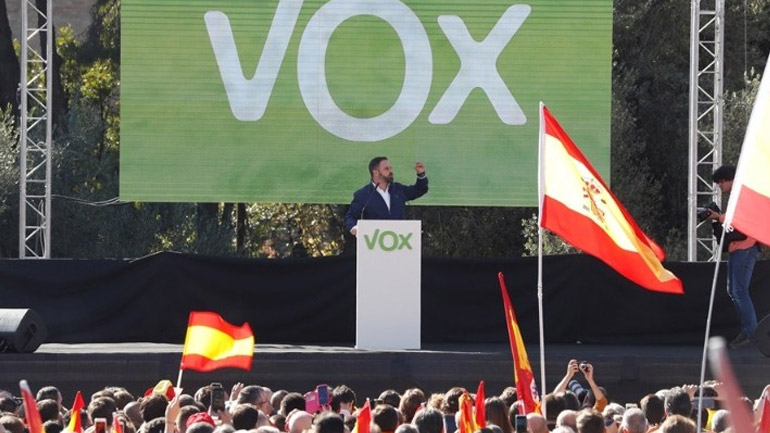Ισπανία: Η ακροδεξιά μπαίνει για πρώτη φορά σε περιφερειακή κυβέρνηση