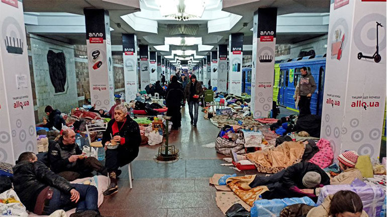 Εικόνες από το χειμαζόμενο Χάρκοβο – Ανθρώπινες ιστορίες στα βάθη της γης