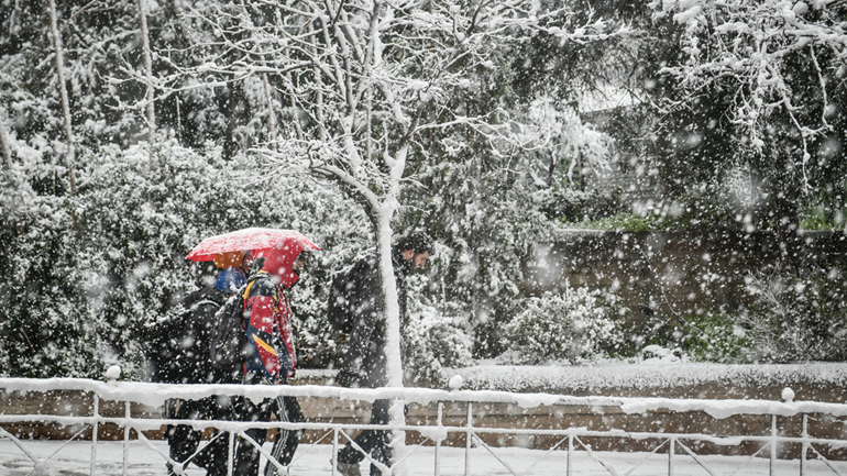 Πυκνές χιονοπτώσεις στην Αττική από το μεσημέρι και μετά