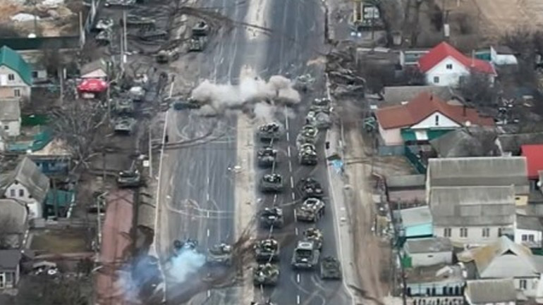 Βίντεο από ουκρανική ενέδρα σε ρωσική φάλαγγα τανκς