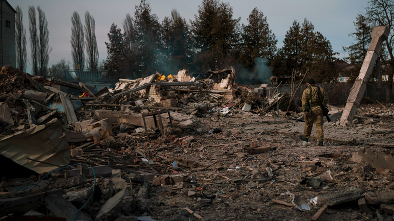 Σφίγγει η «τανάλια» στο Κίεβο