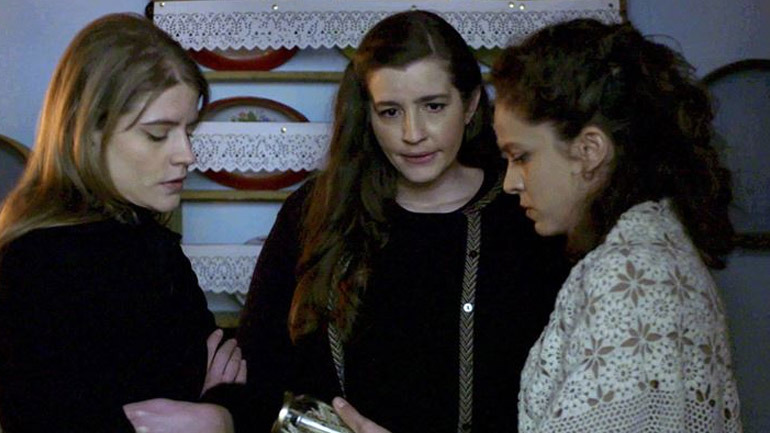 Άγριες Μέλισσες: Προχωράει το σχέδιό της η Αιμιλία