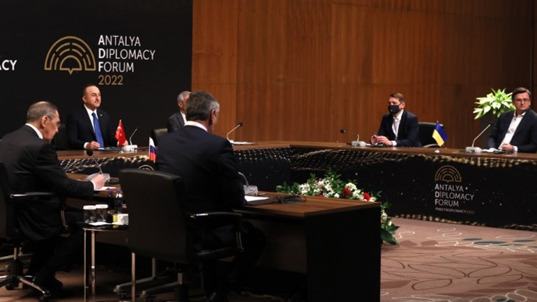 Το Κίεβο επιβεβαιώνει τη διεξαγωγή συνομιλιών με τη Μόσχα τη Δευτέρα με τηλεδιάσκεψη