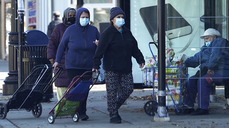 Ο δήμαρχος της Μόσχας καταργεί τη χρήση μάσκας