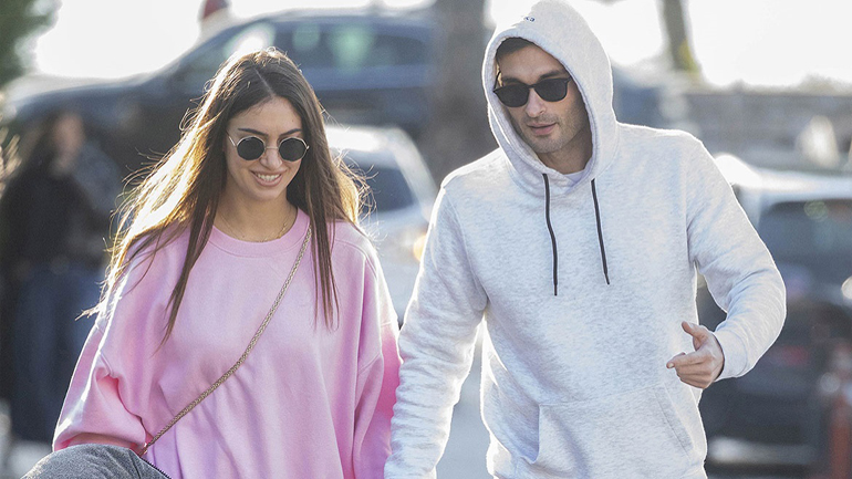 Άννα Πρέλεβιτς – Νικήτας Νομικός: Βόλτα στη Γλυφάδα για το ερωτευμένο ζευγάρι