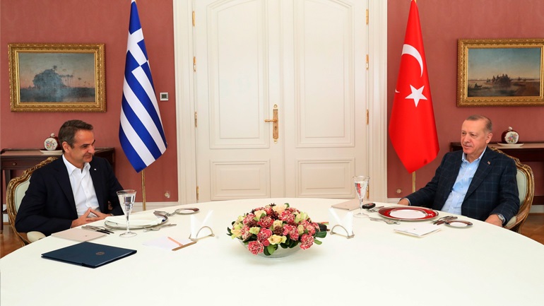 Είναι «αναρχο-άπλυτος» ο Κυριάκος Μητσοτάκης;