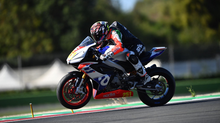 Το Aprilia RS660 ντύνεται με τη σημαία της Αμερικής