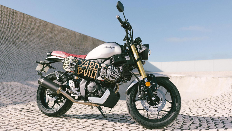 Η σανίδα στο πλάι είναι όλα τα λεφτά.