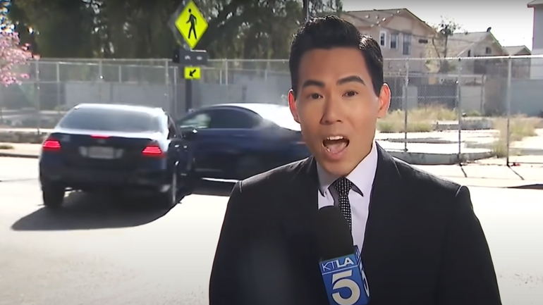 Έγινε τροχαίο κατά τη διάρκεια «ζωντανού» ρεπορτάζ για θανατηφόρο δυστύχημα στο ίδιο σημείο