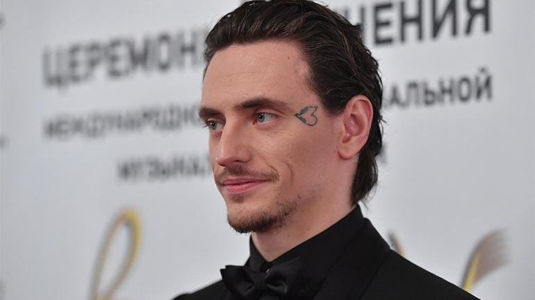 O Ουκρανός χορευτής που είχε κάνει τατουάζ με το πρόσωπο του Πούτιν στο στήθος, δεν θα χορέψει στο Μιλάνο