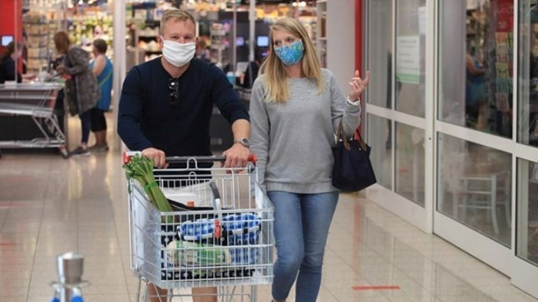 Γερμανία: Ελλείψεις σε βασικά προϊόντα προκαλούν αγορές πανικού στα σούπερ μάρκετ