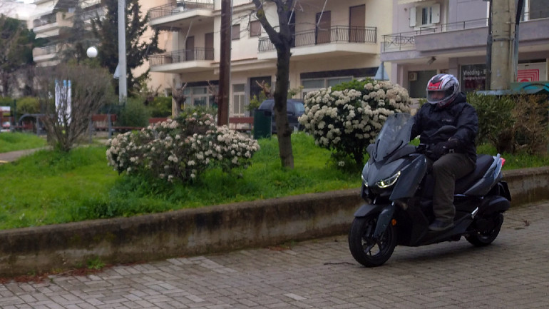 Πολύ εύχρηστο και διασκεδαστικό στο δρόμο.