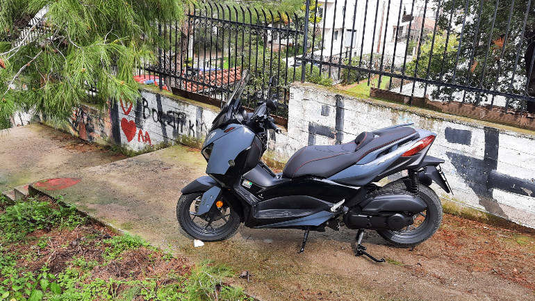 Δεν τσιγκουνεύτηκε τις διαστάσεις η Yamaha ακόμα και στο 125άρι X-MAX.
