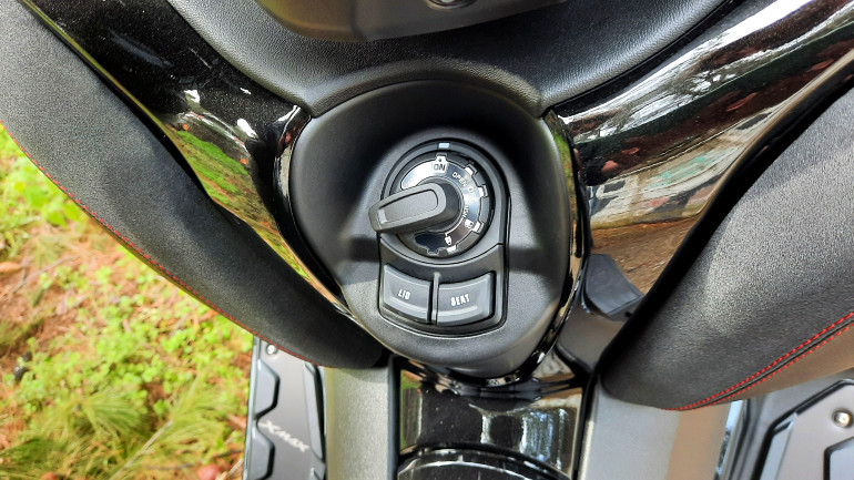 Σύστημα εκκίνησης χωρίς κλειδί με εύχρηστο κεντρικό διακόπτη.