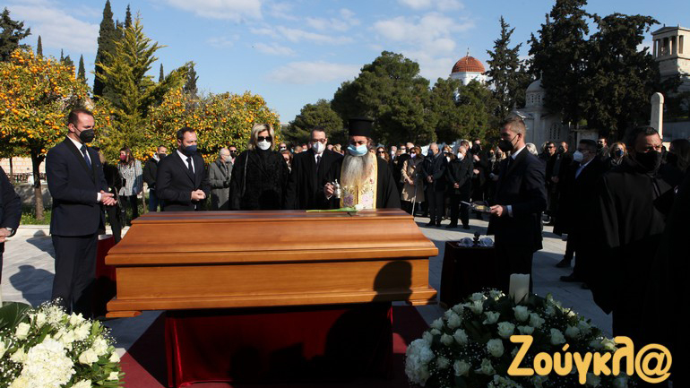Σε στενό κύκλο η ταφή του Δημήτρη Κοντομηνά