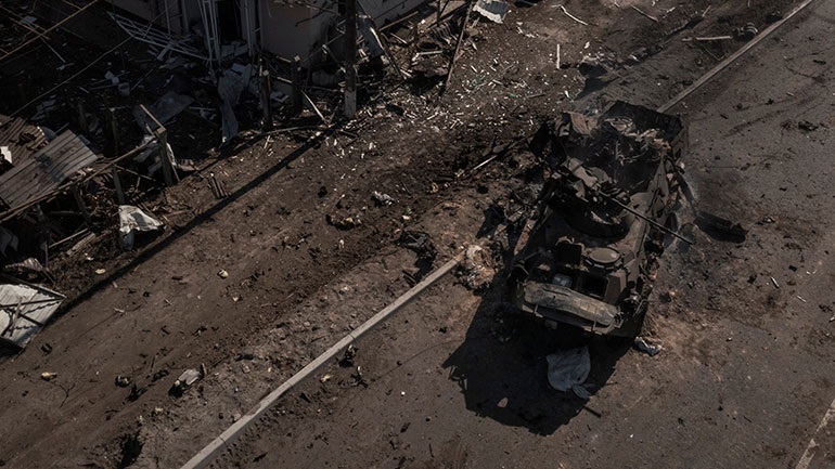 Ρωσικές δυνάμεις βομβάρδισαν σπίτια και μια γραμμή αερίου σε συνοικία του Κιέβου