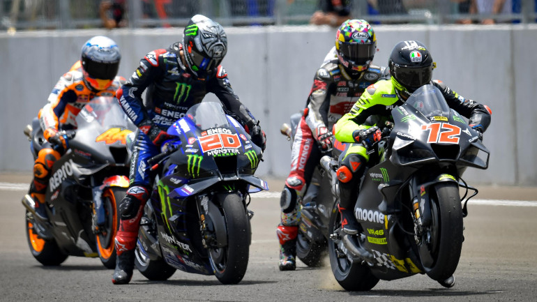 Η άσφαλτος στρώθηκε ξανά σε πολλά σημεία της πίστας στην Ινδονησία για να λυθεί το πρόβλημα.