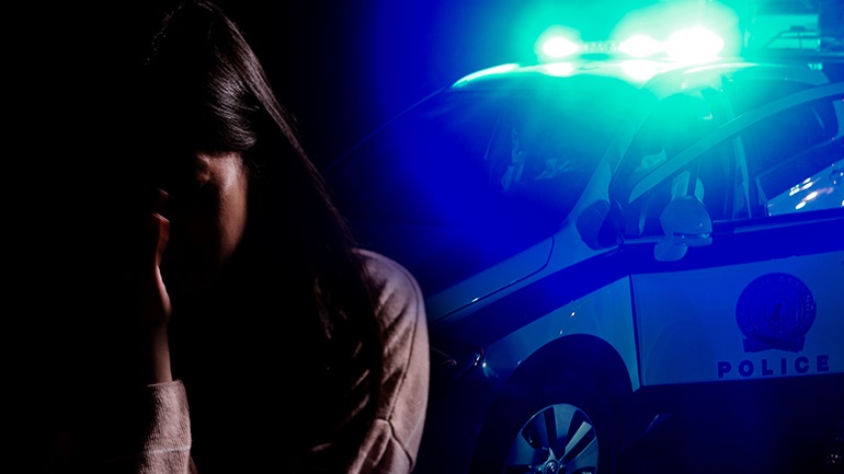 Τέσσερις τύποι βιαστών: Πώς «ψαρεύουν» τα θύματά τους – Τρομάζει ο «σκοτεινός» αριθμός βιασμών