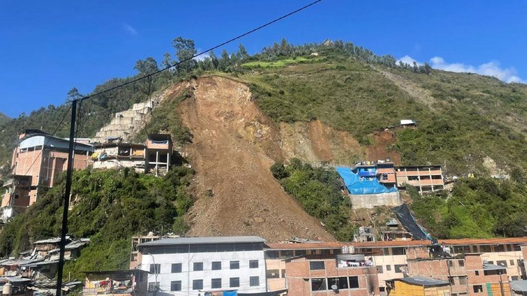 Περού: Δύο νεκροί και έξι αγνοούμενοι από κατολίσθηση