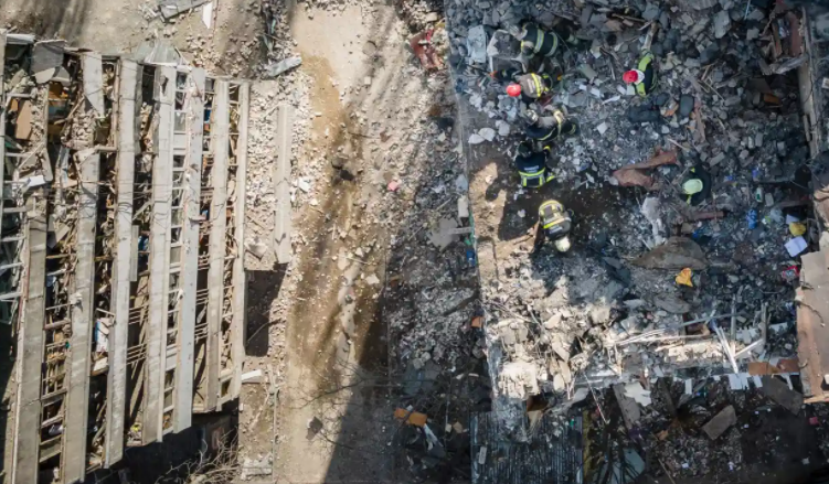 Ο βομβαρδισμός σημειώθηκε στις 17 Μαρτίου στο Κίεβο. Πηγή: Reuters