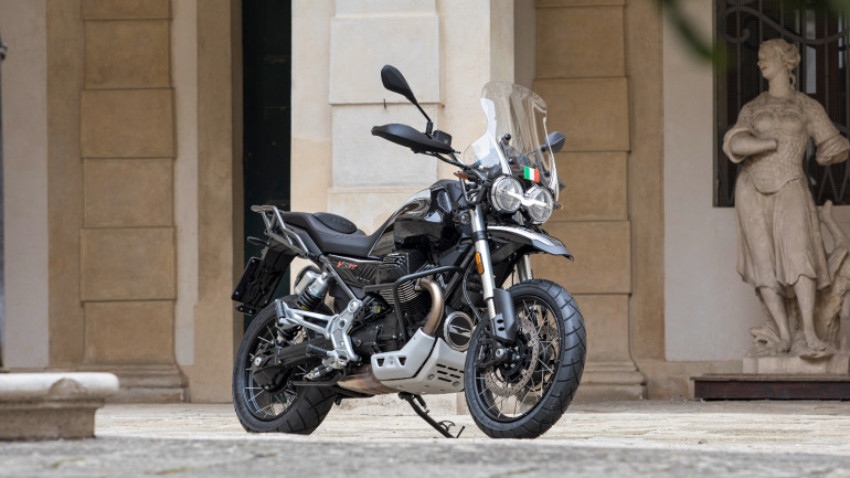 Προλαβαίνεις ακόμα μια από τις 1.946 Moto Guzzi V85TT Guardia d’Onore