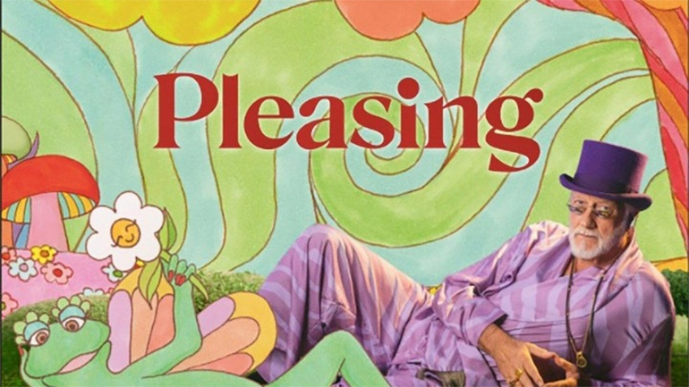 Ο Μικ Φλίντγουντ πρωταγωνιστεί στη διαφημιστική καμπάνια του brand Pleasing του Χάρι Στάιλς