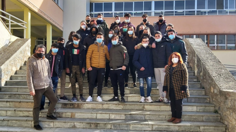 Κοζάνη: Ένα θέατρο σκιών που προσφέρει χαρά σε παιδιά που έχουν ανάγκη