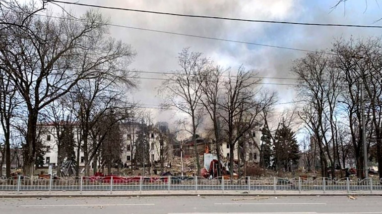 Κανένας νεκρός από τον βομβαρδισμό του θεάτρου στη Μαριούπολη