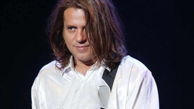 Ξεσπά ο Δημήτρης Κοργιαλάς: «Καθημερινά έλεγαν ότι είμαι ομοφυλόφιλος επειδή βαφόμουν»