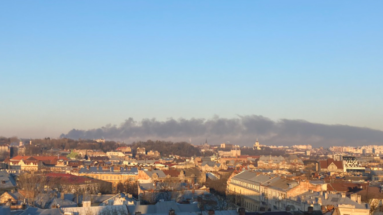 Οι «μάχες» έφτασαν στη δυτική Ουκρανία – Εκρήξεις στην πόλη Λβιβ