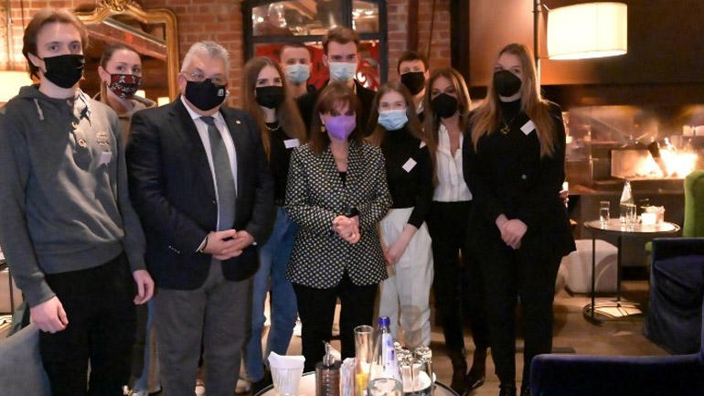 Σακελλαροπούλου: Όσο υπάρχουν άνθρωποι, υπάρχει και η ελπίδα