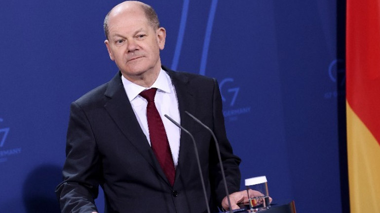 Σολτς: Καλούμε τον Πούτιν να σταματήσει τις εχθροπραξίες