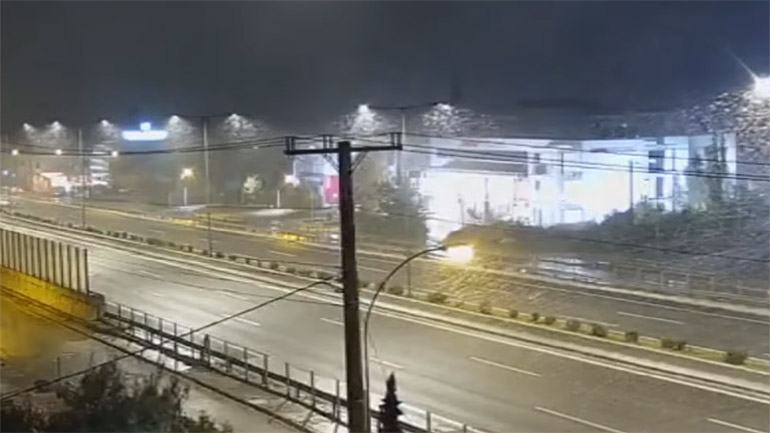 Χιονόπτωση στην Αττική – Δείτε live εικόνα από Εθνική Οδό και λεωφόρο Κηφισίας