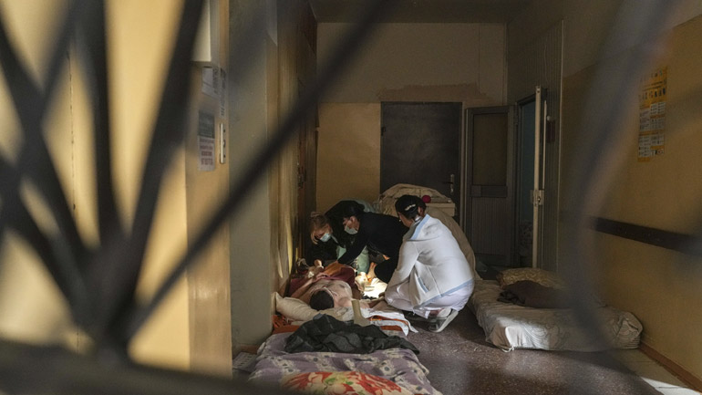 Ανησυχία για ορφανά εγκλωβισμένα σε σανατόριο της Μαριούπολης