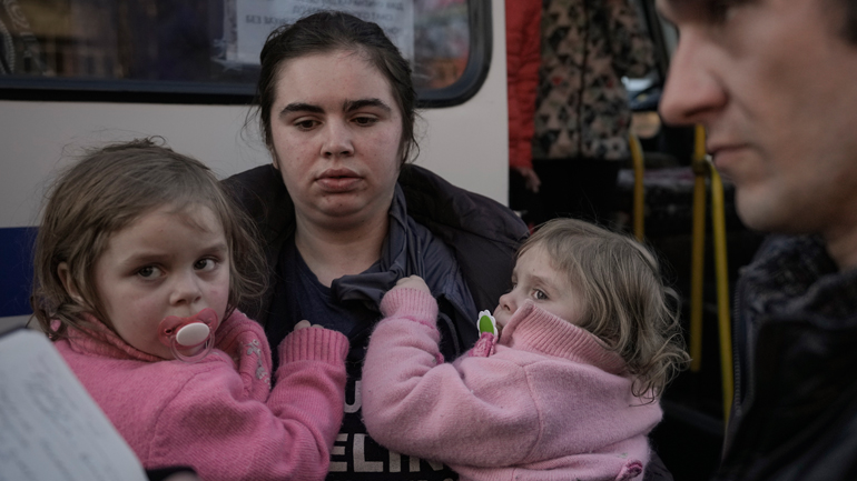 Ορφανά παιδιά, εγκλωβισμένα σε σανατόριο της Μαριούπολης, μεταφέρθηκαν σε φιλορωσική περιοχή