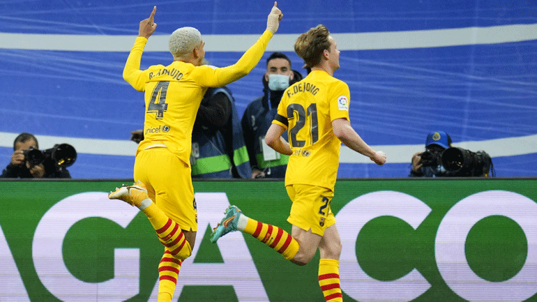 «Φωτιά» η Μπαρτσελόνα, 4-0 τη Ρεάλ στη Μαδρίτη