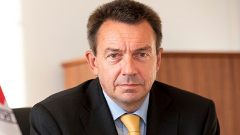 Ο επικεφαλής του Ερυθρού Σταυρού Πέτερ Μάουερ επισκέπτεται τη Μόσχα