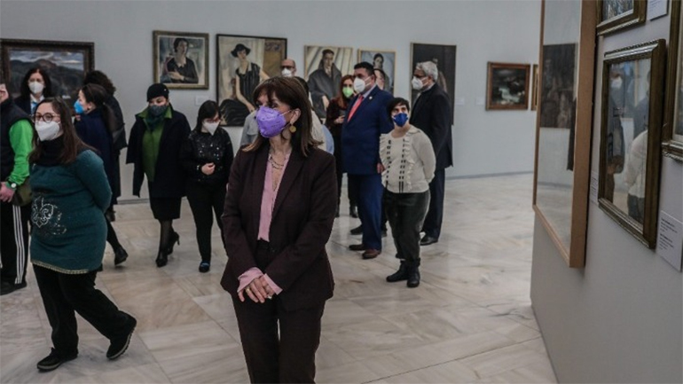 Η Κατερίνα Σακελλαροπούλου ξεναγήθηκε στην Εθνική Πινακοθήκη μαζί με νέες και νέους από τον Σύλλογο Συνδρόμου Down Ελλάδος