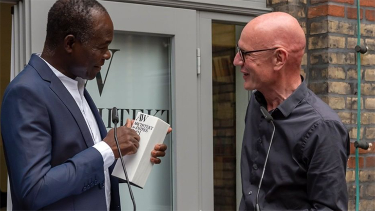 O Diébédo Francis Kéré από τη Μπουρκίνα Φάσο έγραψε ιστορία κερδίζοντας το βραβείο αρχιτεκτονικής Pritzker