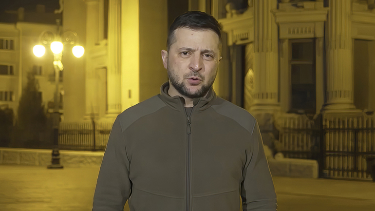 Ζελένσκι: Η προσπάθεια κατάληψης του Κιέβου από τη Ρωσία αποτελεί «αυτοκτονία» – Ζητά εκκένωση του Μπορισπίλ ο δήμαρχος