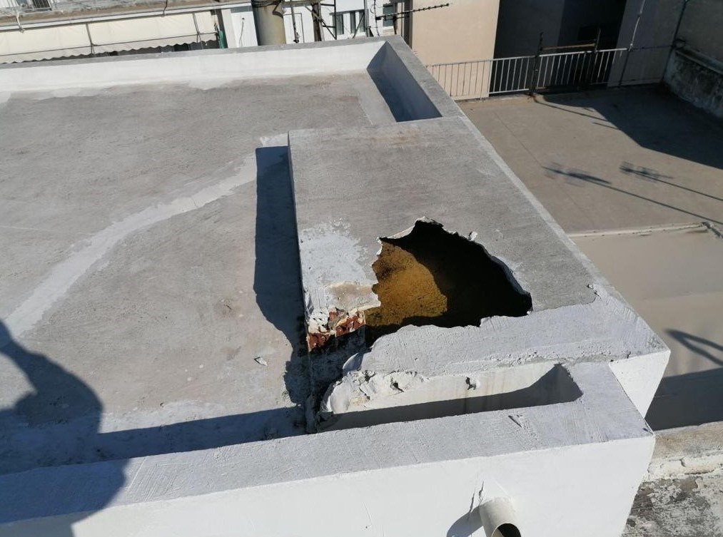 Η τσιμεντένια κατασκευή όπου βρισκόταν θαμμένο το παιδί αρχικά