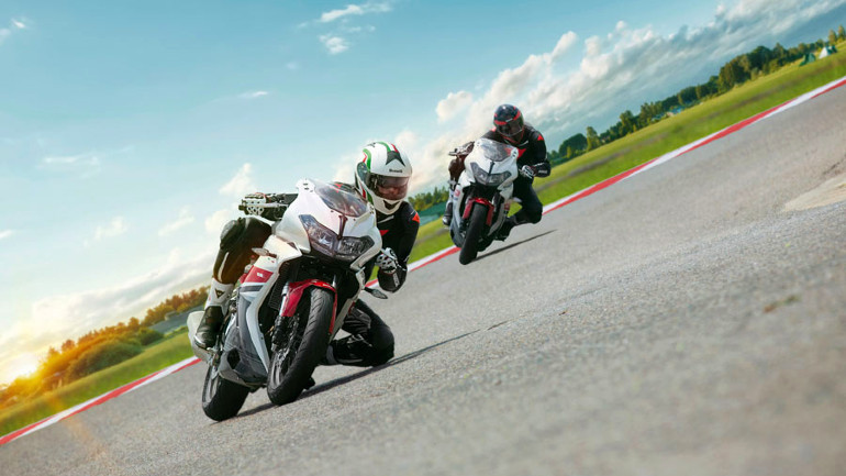 H Benelli ετοιμάζει σπορ μοντέλο με 400άρι κινητήρα