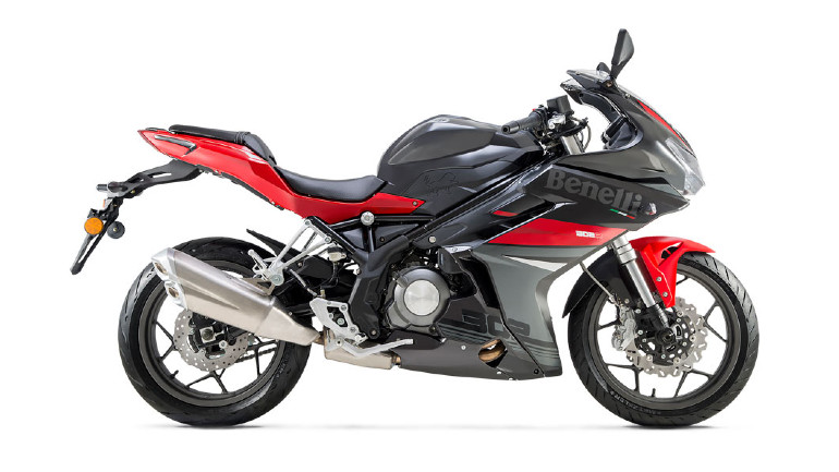 Το 302R είναι εφοδιασμένο με Euro4 κινητήρα και είναι καιρός να αναβαθμιστεί.