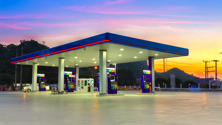 Έγινε και αυτό: Μήνυσαν πρατήριο επειδή πουλούσε πολύ φθηνά τη βενζίνη