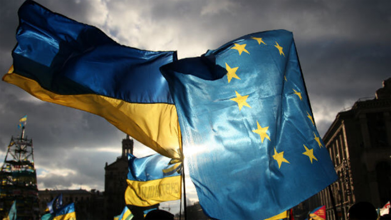 Η ΕΕ διπλασιάζει τη στρατιωτική βοήθεια στην Ουκρανία στο 1 δισ. ευρώ